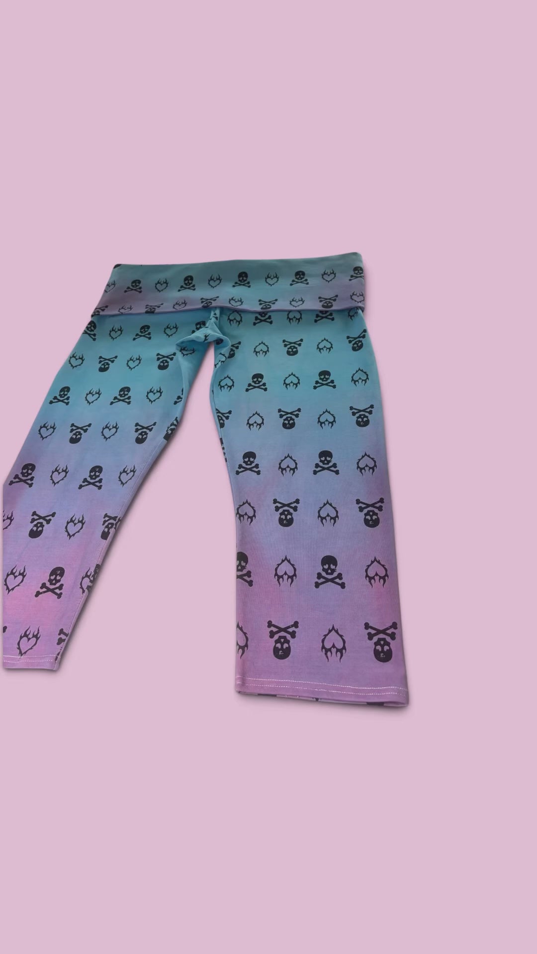 Free style skull capris