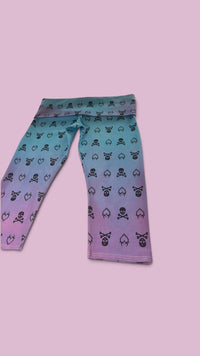 Free style skull capris